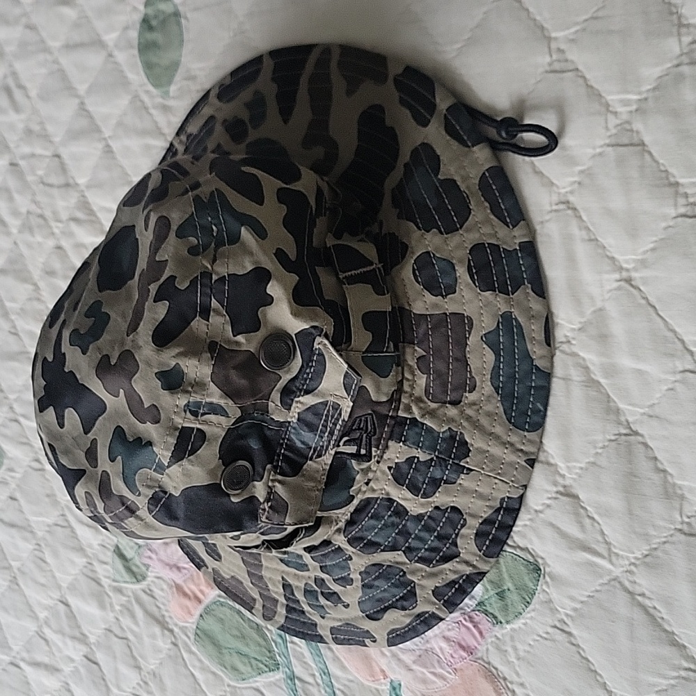 New era bucket hat sx small-medium
